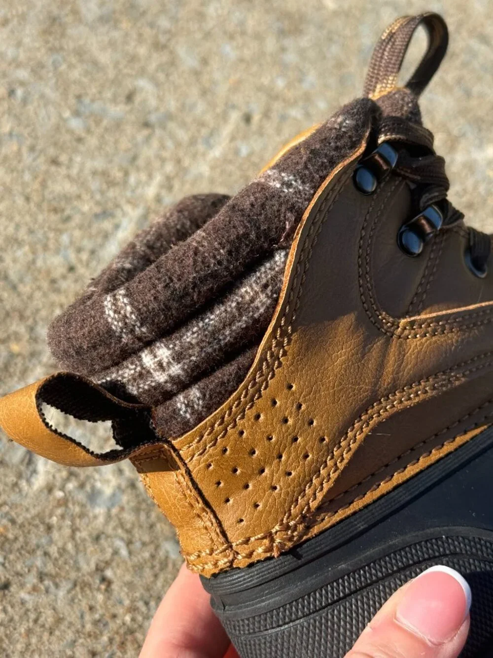 Magellan Outdoors Boys 2D Duck Boots Brown Waterproof Gorpcore Cabin Core 4101